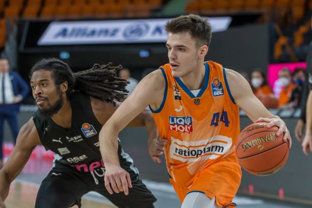 对塞尔维亚 对塞尔维亚