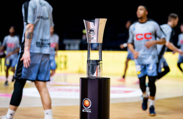 的高度信任 的高度信任